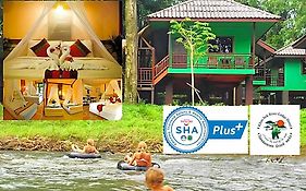 โรงแรมเขาสก ริเวอร์ ลอดจ์ (SHA Extra Plus)